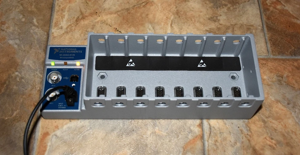 National Instruments NI cDAQ-9178 USB CompactDAQ Chasis, 8 Ranuras, 196654C-01L - Imagen 2 de 4