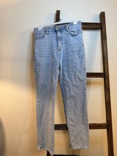 Sanctuary denim women’s Pants Size Light Wash Frayed Bottoms Straight leg