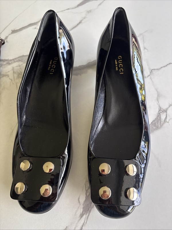 Gucci Women's Loafers Size US 7 EU 37.5 with protective dust bag