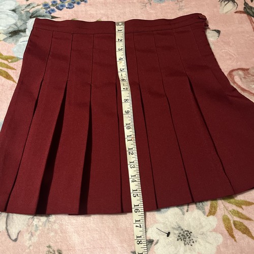American Apparel Women’s Short Pleated Burgundy Skirt Size 12 - Picture 2 of 5