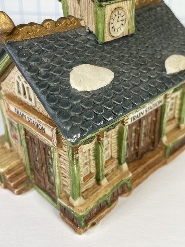Vintage Home Town America Collection Train Station Village Porcelain 1995. - Picture 9 of 14