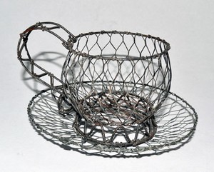 Wire-Cup-and-Saucer-Party-Decoration