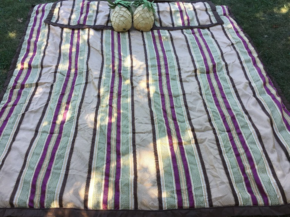 BETTER HOMES & GARDENS Quilt Bedspread Queen & Shams +++ 3 BESS Pineapple Pillow - Image 4 of 4