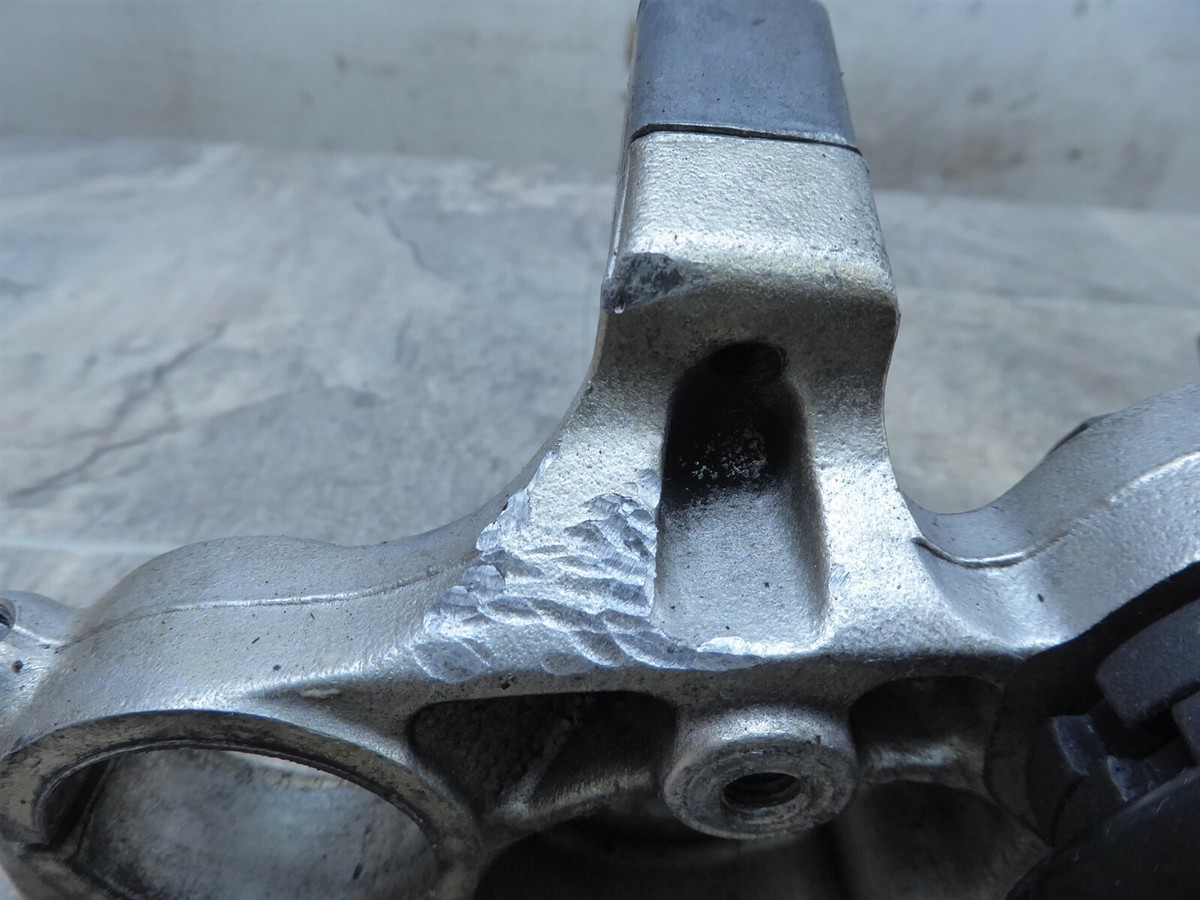 1985 Kawasaki ZN1100 LTD K166-1. triple tree steering stem clamp