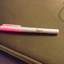 Studio 71 Permanent Marker Fine Point Pink Ca...