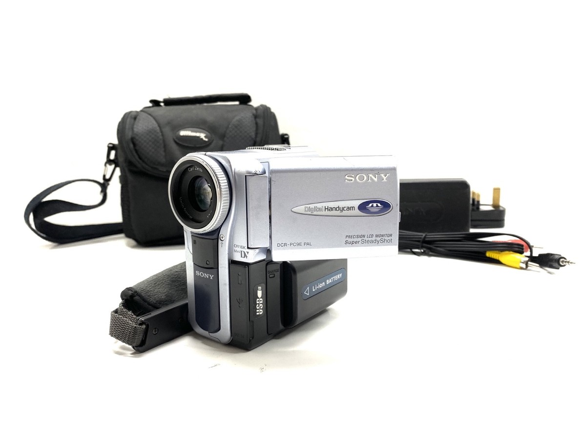 SONY DCR-PC8E Mini DV Tape Digital Video Camera HANDYCAM Complete