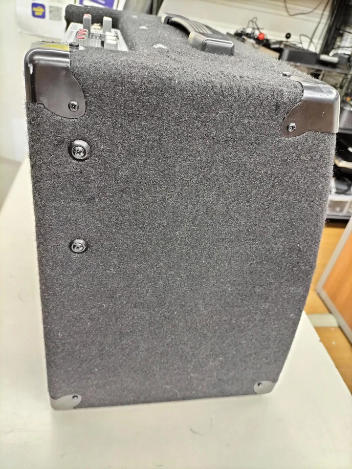 BEHRINGER ULTRATONE K450FX 45W 3ch keyboard amplifier also works as a PA speaker - Image 3 of 4