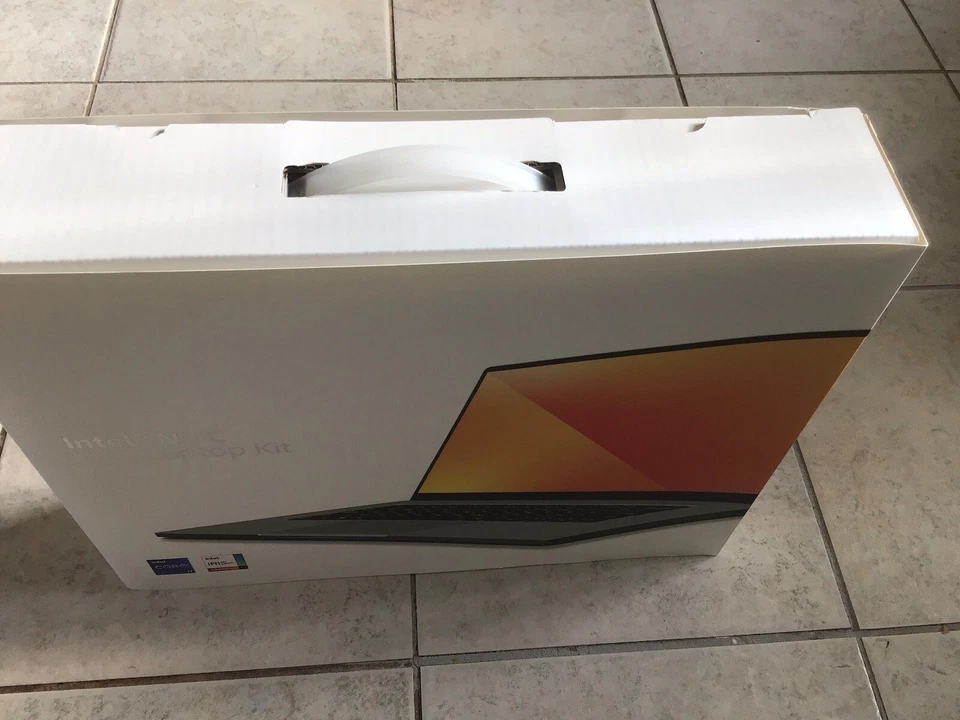 Intel BBC710ECU7B01 LAPBC710 NUC M15 Laptop Kit Core i7-1165G7 Proc FHD TOUCH - Image 4 of 4