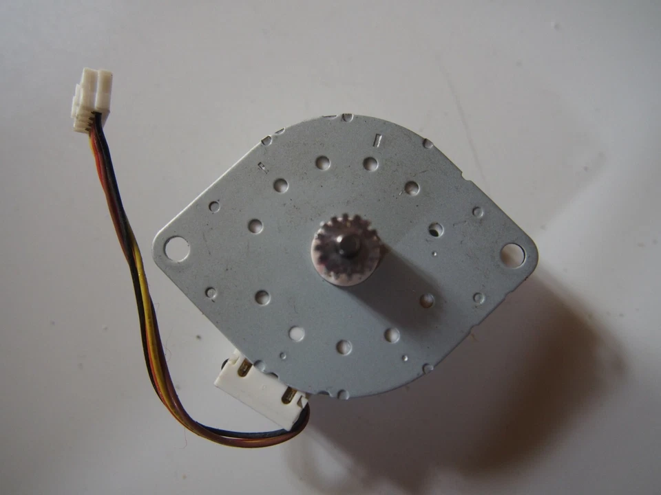 Moteur NMB PM42M 048 MIL6 - Photo 2/3