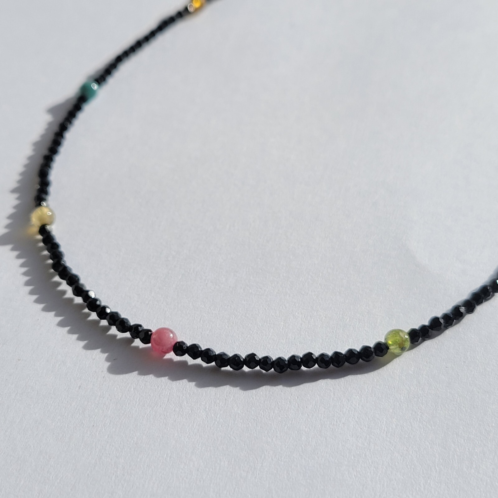 Collier spinelle noire et tourmalines en argent massif - Votre atout chic pour le quotidien