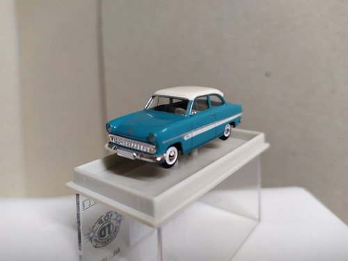 Ford 12 M . Turquesa y blanco . Brekina 19312 . Escala 1/87 - Imagen 4 de 7