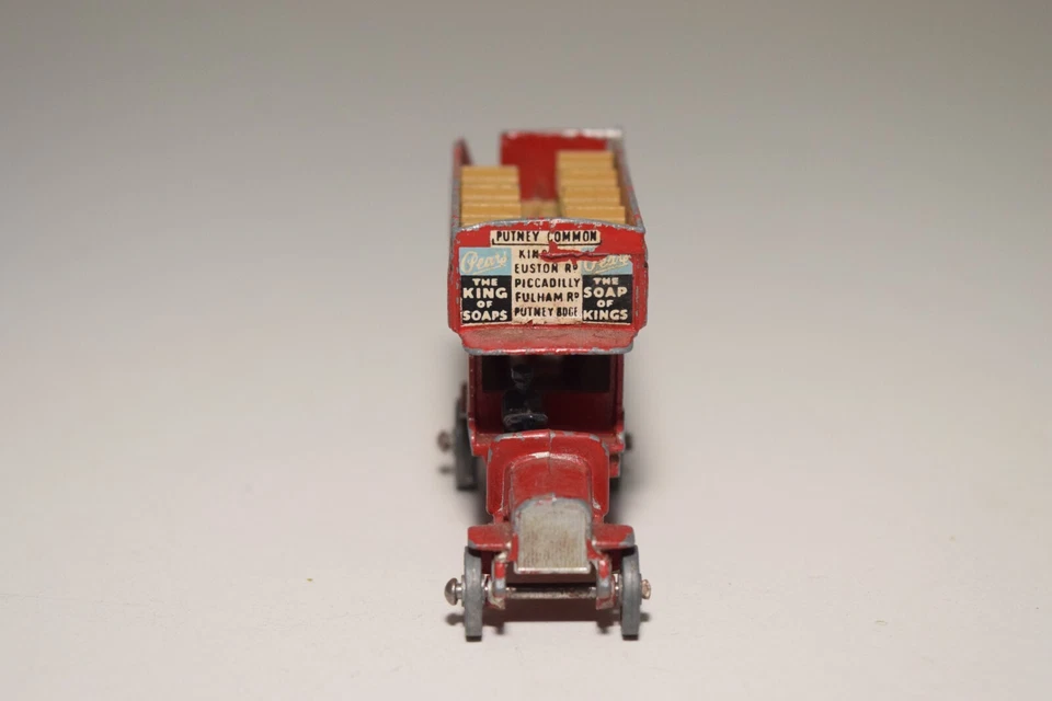 A35 1:64 MATCHBOX LESNEY B TYPE BUS 1912-1920 DEWAR'S RED EXCELLENT CONDITION - Image 3 of 4