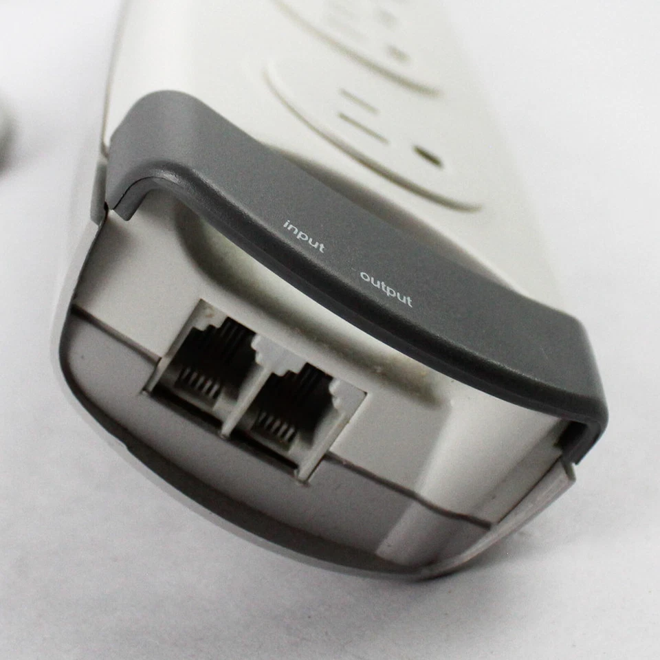 Protecteur Contre Les Surtensions Belkin Modèle F9H710-06 - Photo 3/4