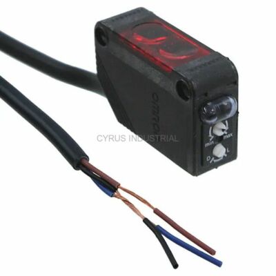Omron E3Z-R81 Retro-reflective sensor with M.S.R. function, Pre-wired models (2 