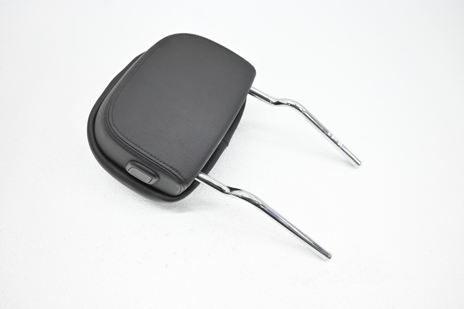 ⭐ 14-21 Maserati Quattroporte Front Seat Headrest Restraint Vinyl Black Oem