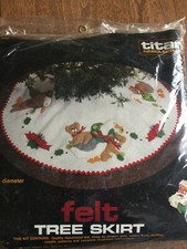 Titan Needlecraft 1985 Teddy Bear and Geese Christmas Felt Tree Skirt 473