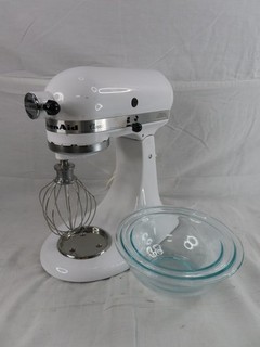 PREOWNED/TESTED White KitchenAid Classic Mixing Bowl w/ 2 Pyrex Mixing Bowls