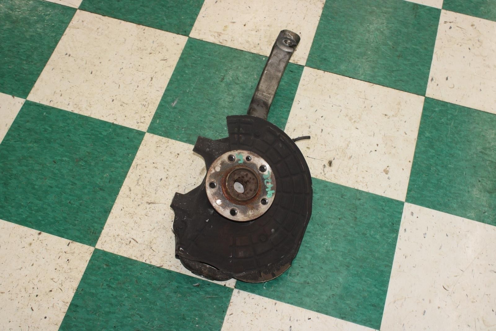 Maserati Ghibli 2014-2021 Front Left Steering wheel hub