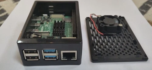 Raspberry Pi 4 Model B Rev 1.2, 4Gb RAM (Black plastic case with fan)