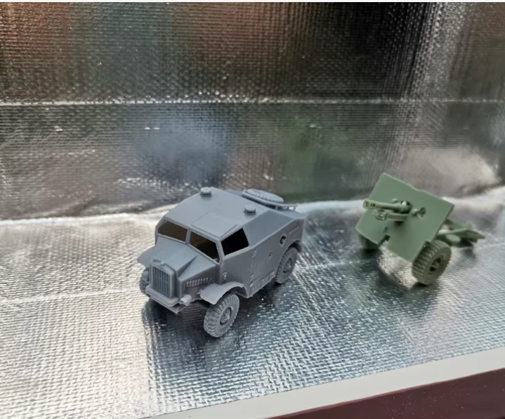 Modelo de impresión 3D 1/72 Segunda Guerra Mundial británico Morris-C8-modelo cuádruple sin pintar Foto 2 de 2