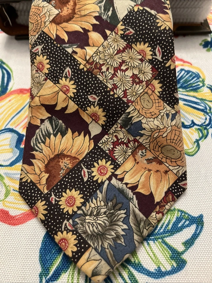 Corbata vintage de algodón floral marrón con corbata de American Eagle Outfitters EE. UU. Foto 2 de 4