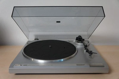 YAMAHA TT-400 - Hi-Fi Plattenspieler - Bild 1 von 4