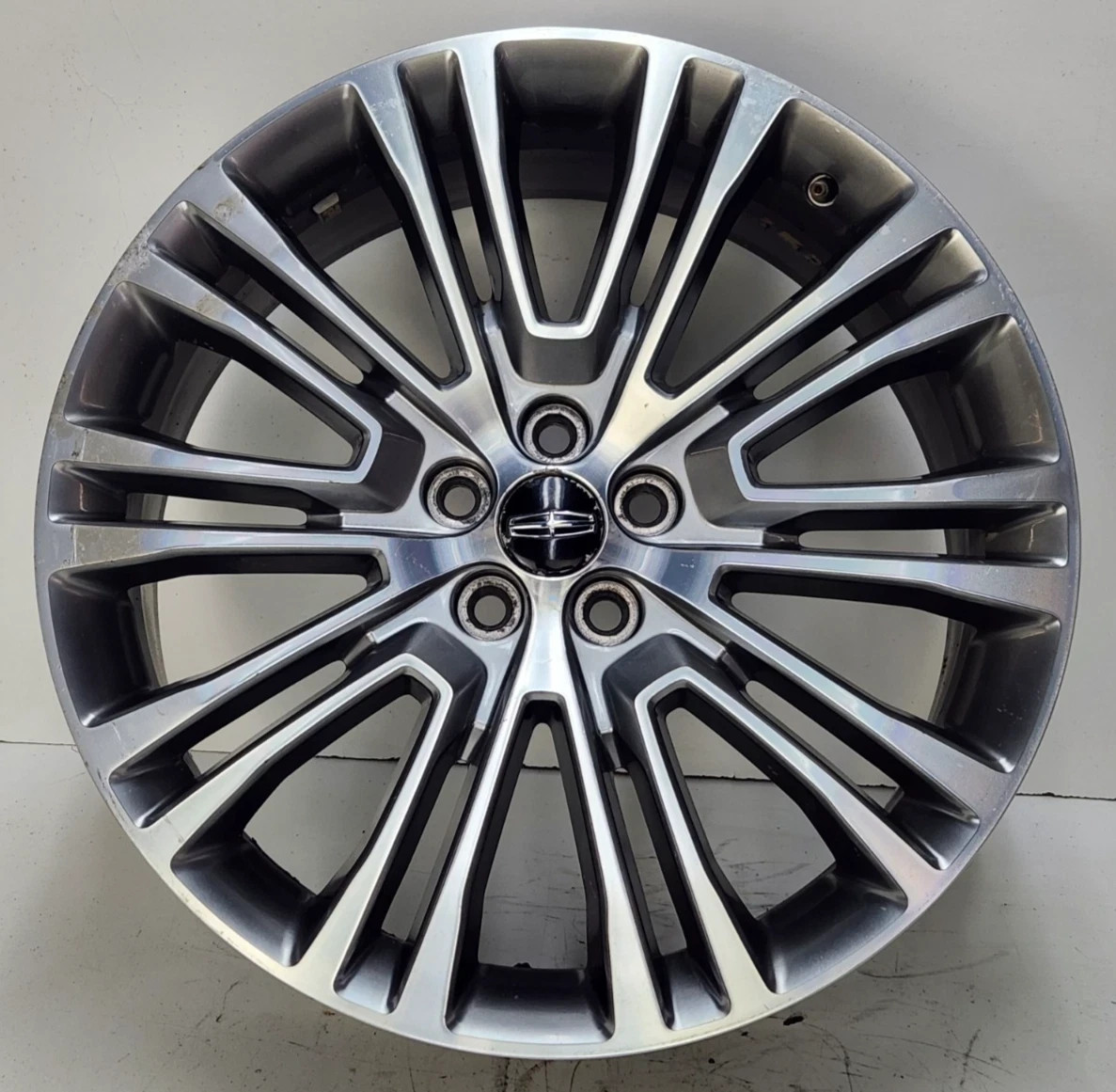 2016-2018 Lincoln MKX Wheel Rim 20x8 Aluminum 20 Spoke Machined With Painted OEM