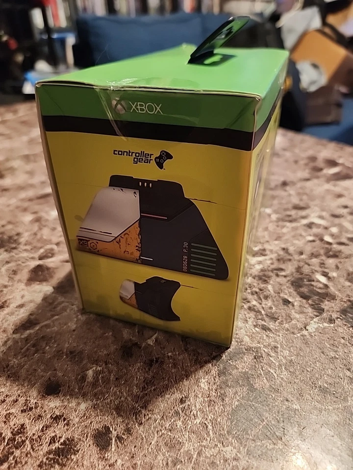 Controller Gear Cyberpunk 2077 Limited Edition Xbox Pro Charging Stand - Image 2 of 4