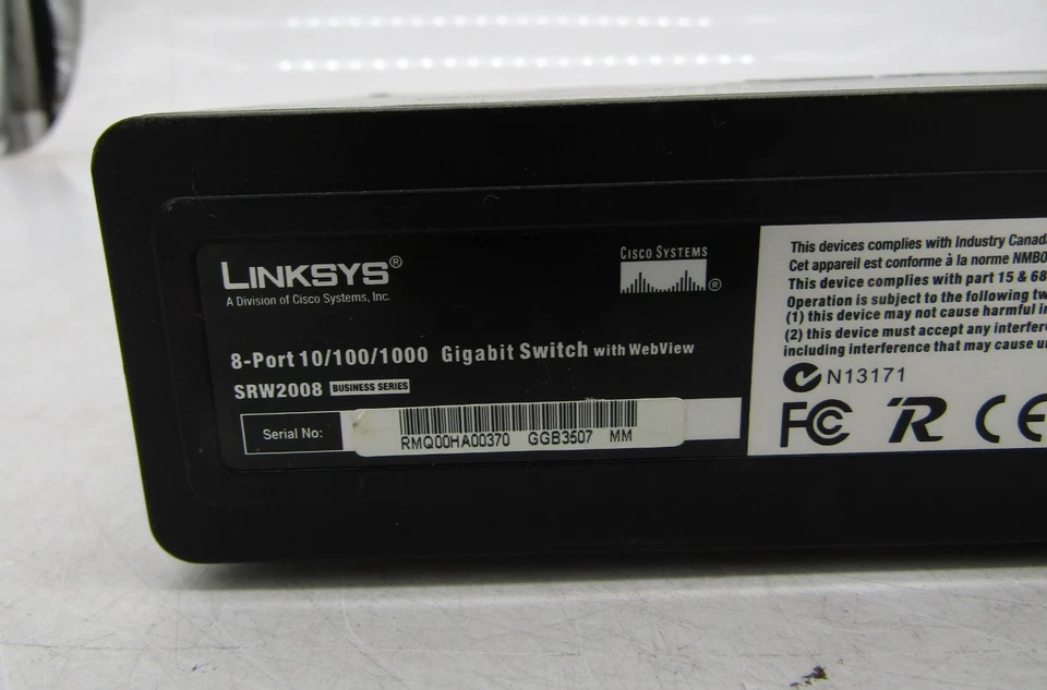 Linksys SRW2008 8-port 10/100/1000 Gigabit Switch - Image 3 of 3
