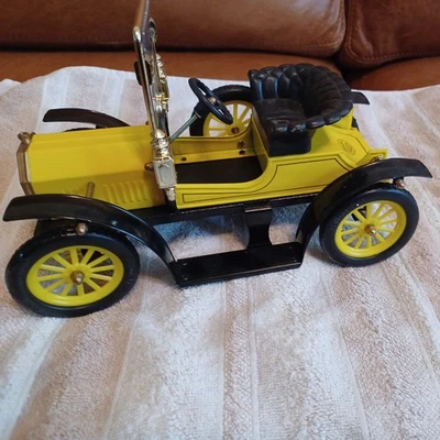 FORD MODEL T STYLE, TIN PLATE TOY CAR. LIMITED EDITION VINTAGE MODEL CARS.USED. - Image 1 of 4