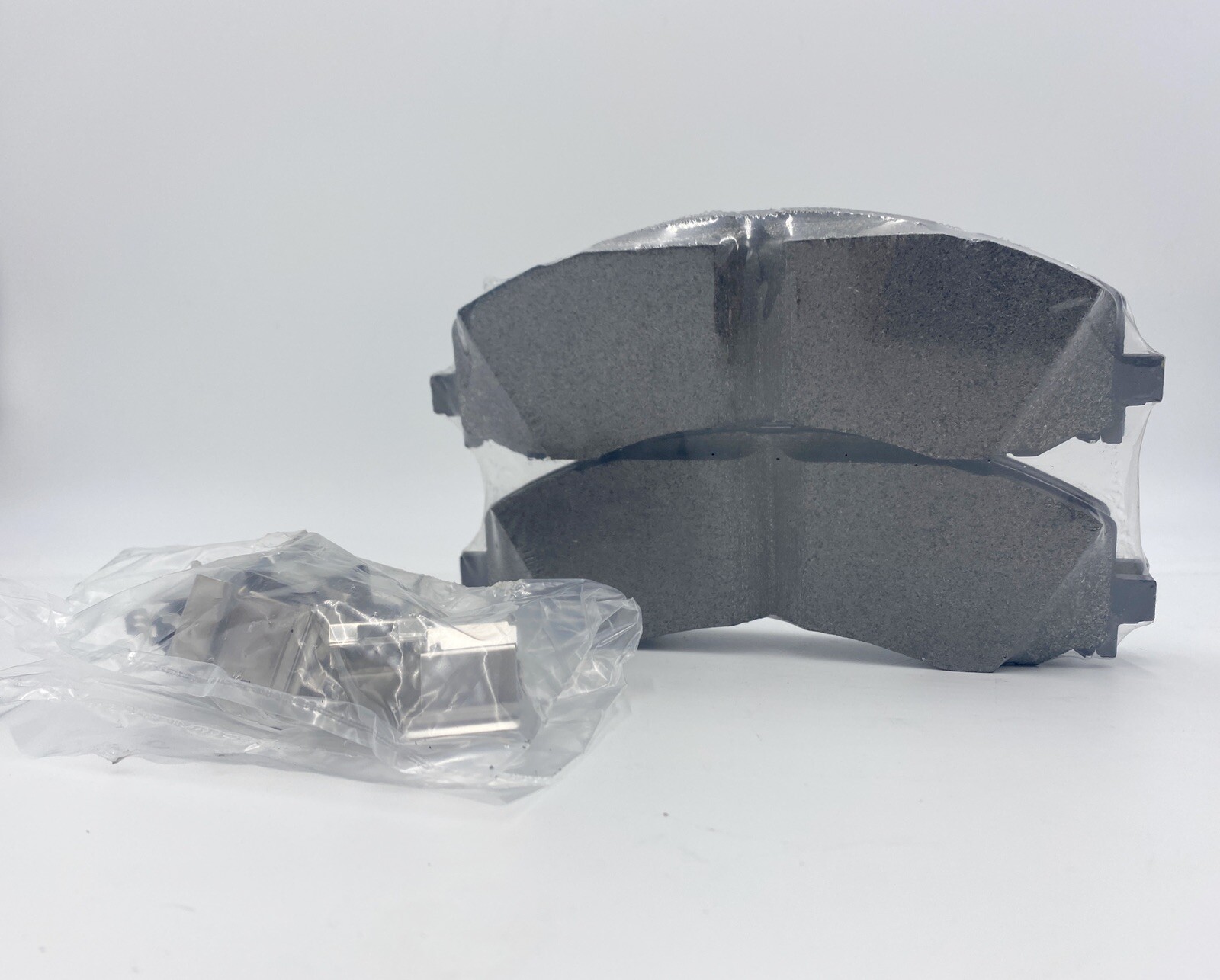 2019 - 2024 RAM 2500 3500 6.7 DIESEL HEAVY DUTY Raybestos FRONT BRAKE PADS