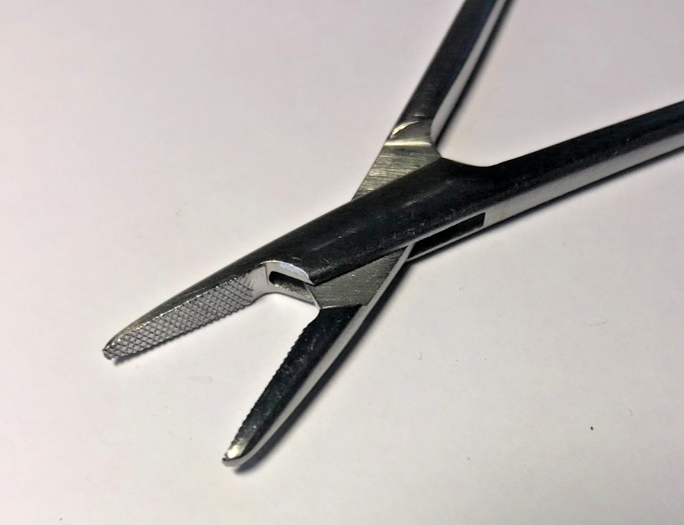 Henry Schein 104-7420 Halsey Needle Holder Serrated Jaw 5-1/4"