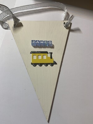 Holzhänger Kinderzimmer Geschenk Shabby Chic rustikal gelb Zug personalisiert 3D