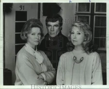 Press Photo Actors Ellen Burstyn, Teri Garr, Alan Bates in "Pack of Lies" on CBS