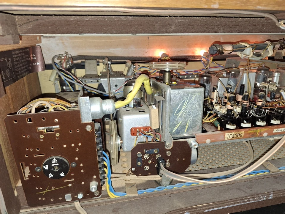 Telefunken Opus Studio 2650 Röhrenradio mit  WB 60 Lautsprecher - Bild 3 von 4