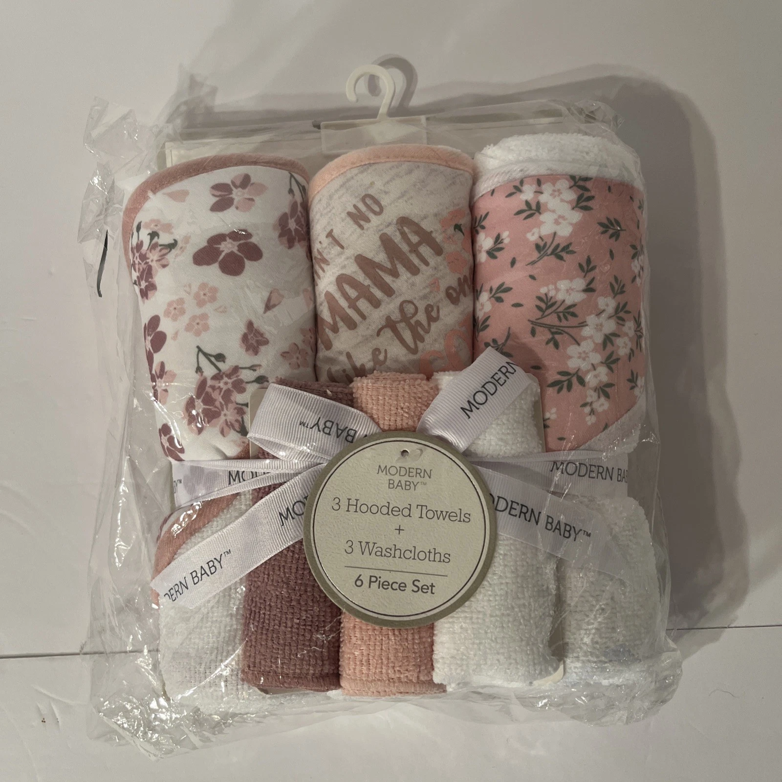 Modern Baby 6 Piece Bath Set 3 Hooded Towels 3 Wash Cloths Pink Theme