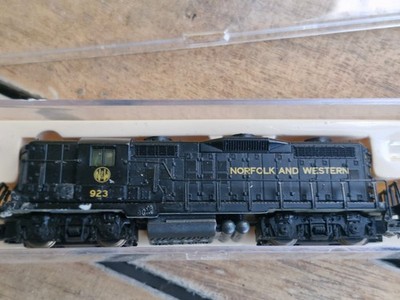 Life-Like 7129 Lehigh Valley GP-18 Diesellok #303 N6129