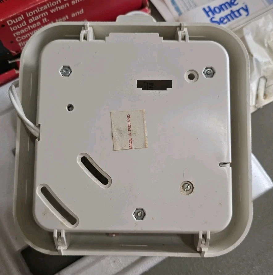 Alarme de fumaça vintage General Electric Home Sentry com fio 8203-001 fabricado na Irlanda - Imagem 3 de 4