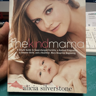 Kind Mama : A Simple Guide to Supercharged Fertility, a Radiant Pregnancy, a...