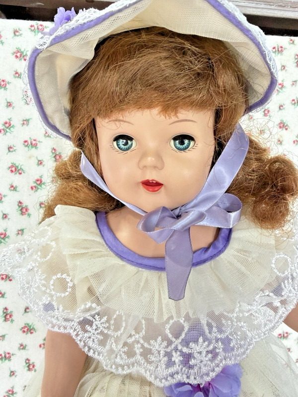 Vintage Doll in GONE WITH THE WIND-type OUTFIT Dress Bonnet Petticoat Pretty!!