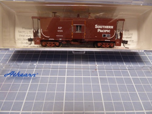 Caboose ventana Southern Pacific Bay escala N Athearn 23263 #4728 C50-9 NUEVO | Condition: New