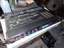 Roland SDE-2500 MIDI Digital Delay Rack Effec...