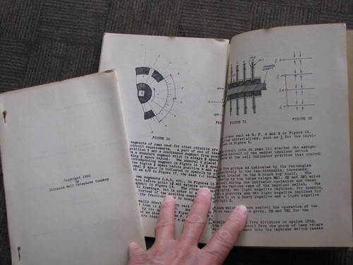 ILLINOIS BELL TELEPHONE CO. Telephone Service Training Books/ Manuals - Lot of 4 - Picture 4 of 21