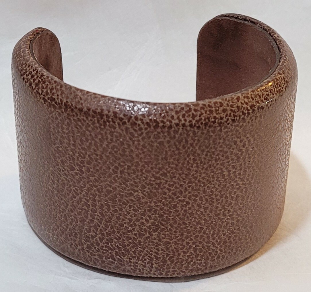 ブレスレット Brunello Cucinelli Bracelet Flower Sculptured bracelet for Woman in Lignite Grey