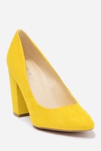 nine west yellow pumps
