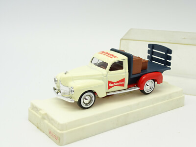 Solido 1/43 - Dodge Plateau Budweiser