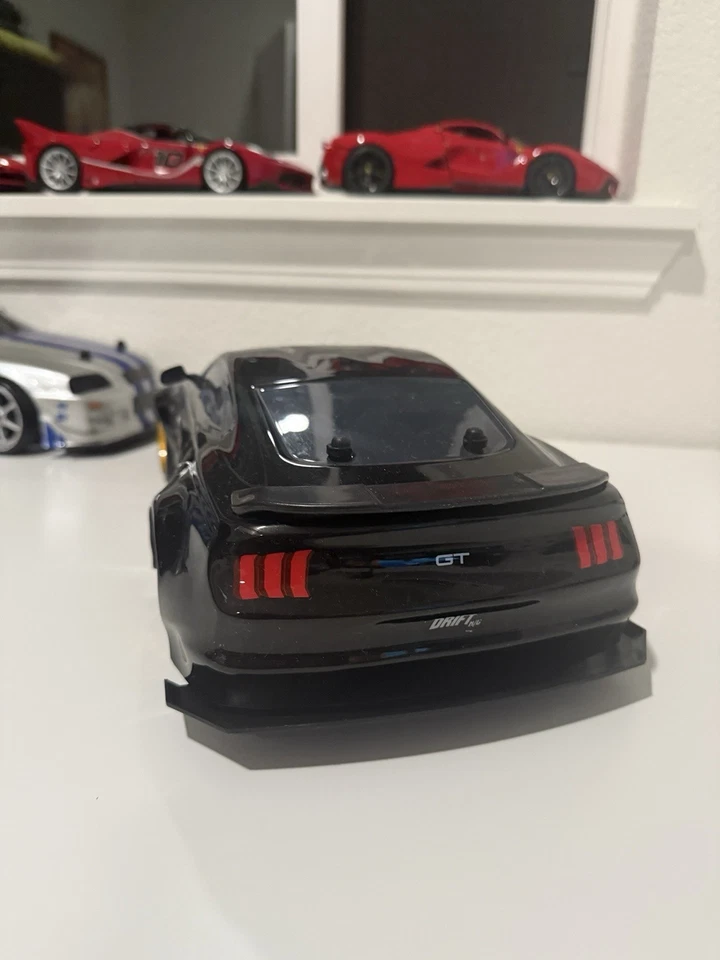 Jada toys black widebody 2018 mustang gt rc drift car NO CONTROLLER - Image 3 of 4