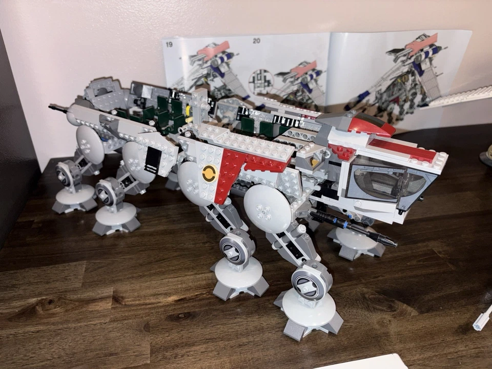 BRICKZ Custom Star Wars Republic Dropship AT-OT 10195 & Red LEGO Coruscant Clone - Image 2 of 4