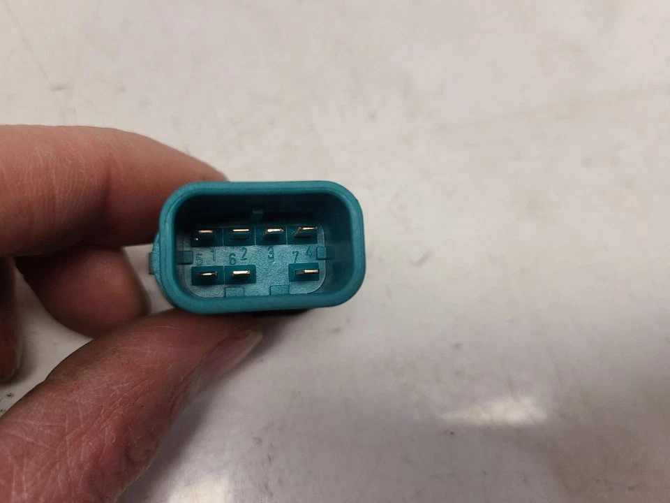 Interruptor de puerta Ford Focus (Coupe Wagon) 2000-07 - Interruptor de bloqueo del conductor Foto 3 de 4