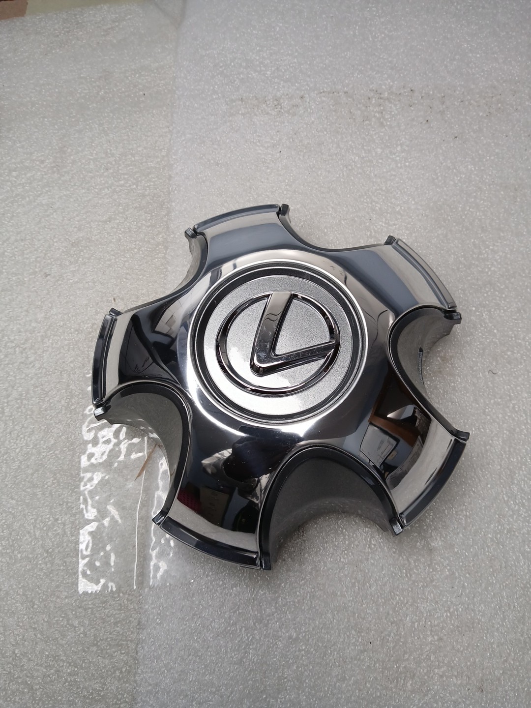 LEXUS GX460 Hyper Silver Wheel Hub Cover Center Cap 2010-2014 OEM 4260B-60271